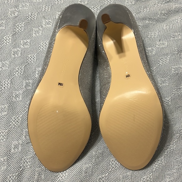 Silver pump with rhinestones - Picture 5 of 5